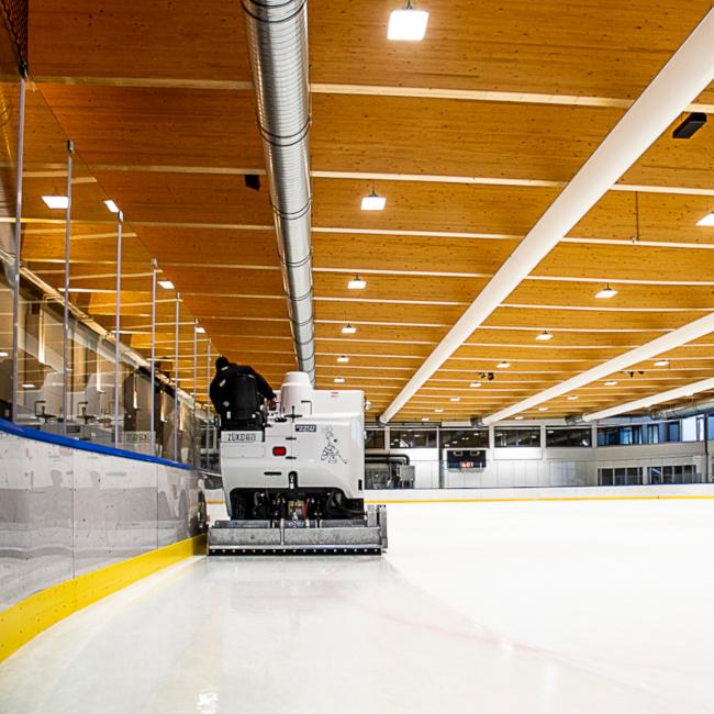 Helios Arena_Villingen Schwenningen_ice resurfacer_Hermann Vikoler.