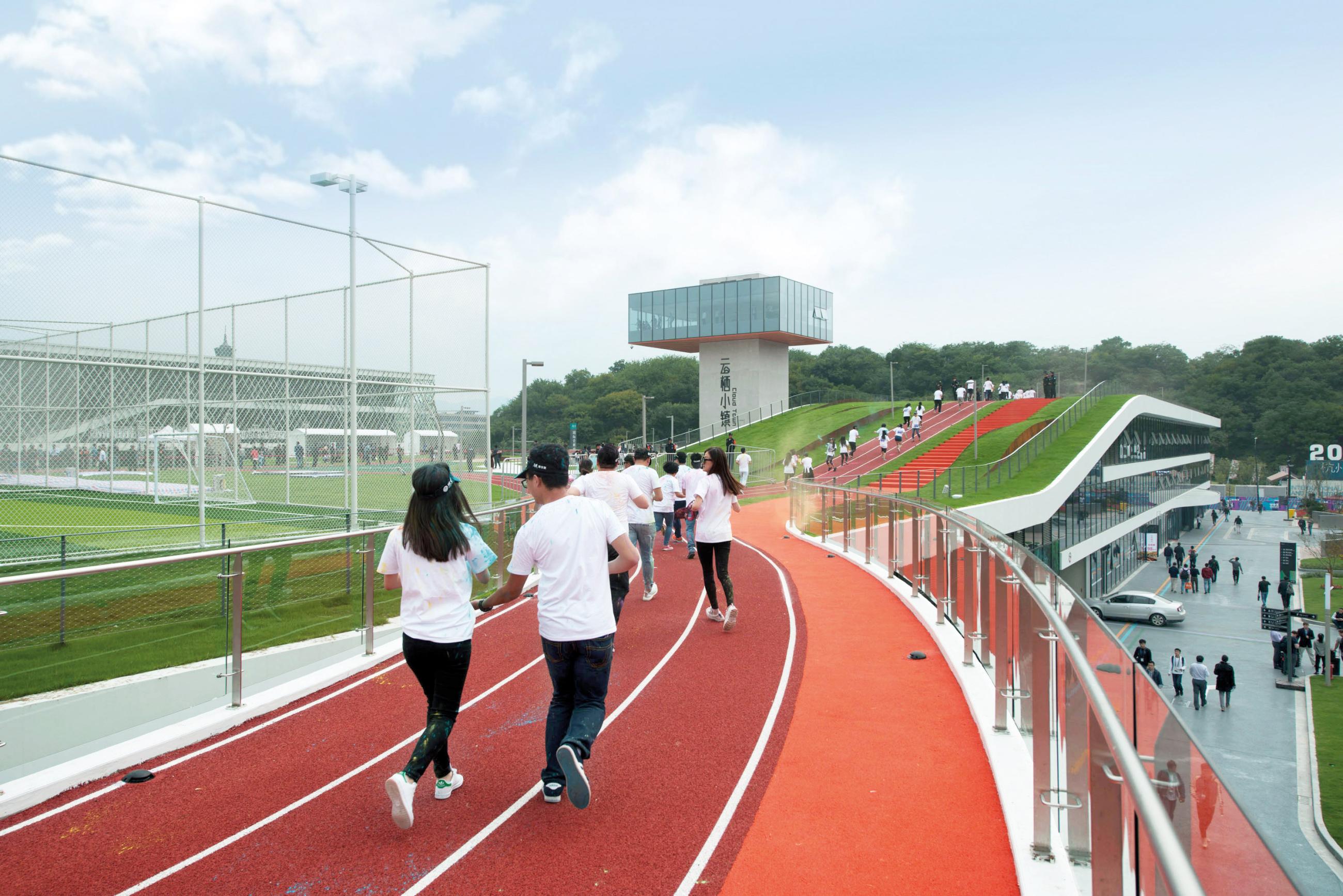 (Figure 15) (Undulating rooftop runway).jpg